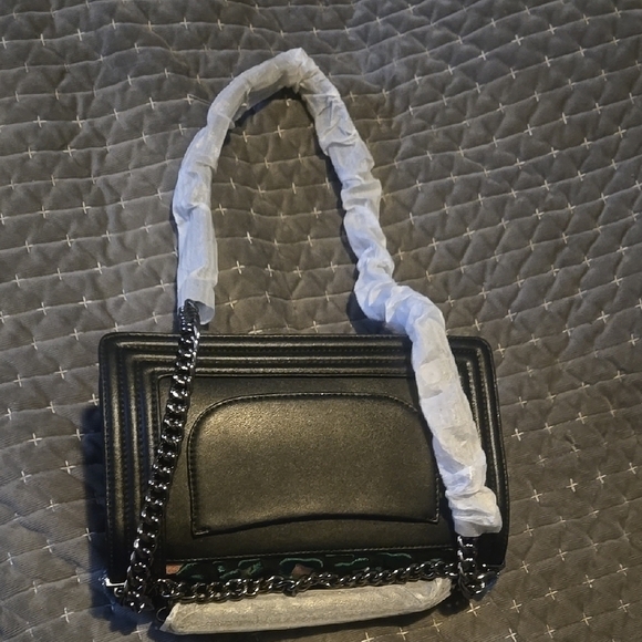 Black and Green Crossbody Bag with Gold Studs - Picture 5 of 9